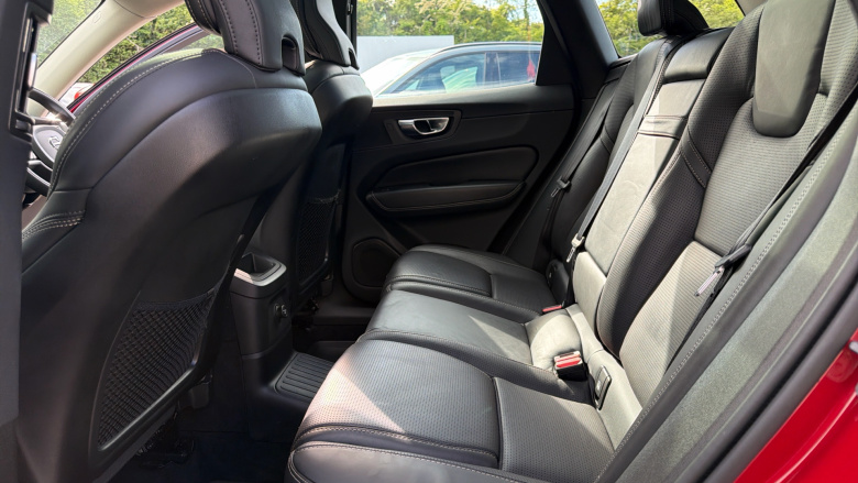 Volvo Xc60 2.0 T8 390 Hybrid Inscription Pro 5dr AWD G tronic Estate